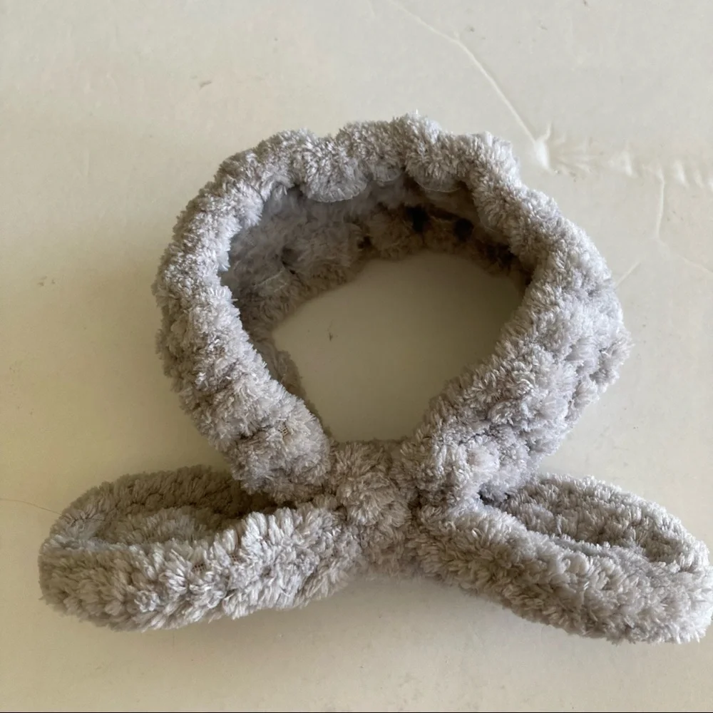NWOT Free People Fluffy Gray Bow Headband With Pearls